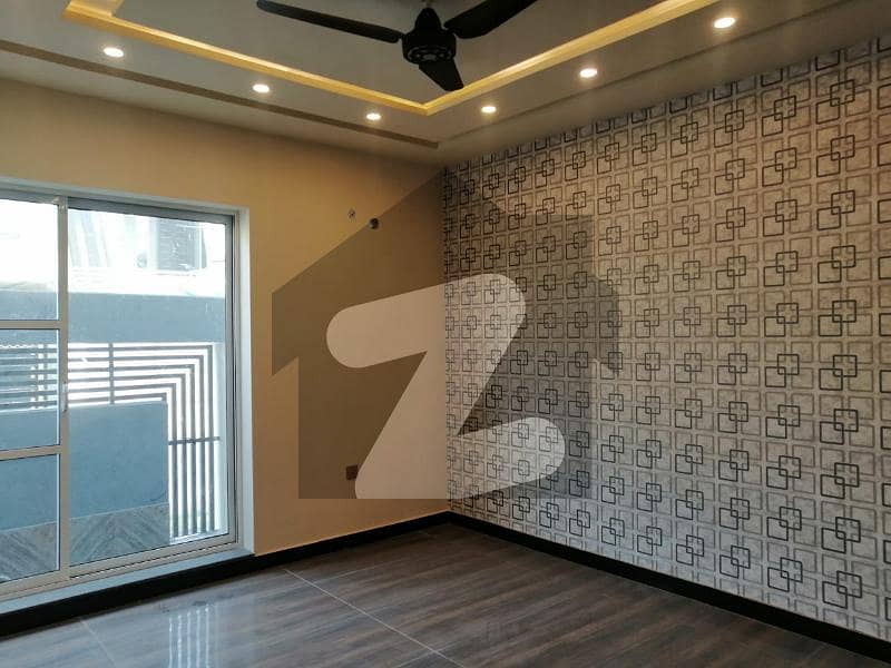 ایڈن ویلی فیصل آباد میں 4 کمروں کا 7 مرلہ مکان 2.7 کروڑ میں برائے فروخت۔