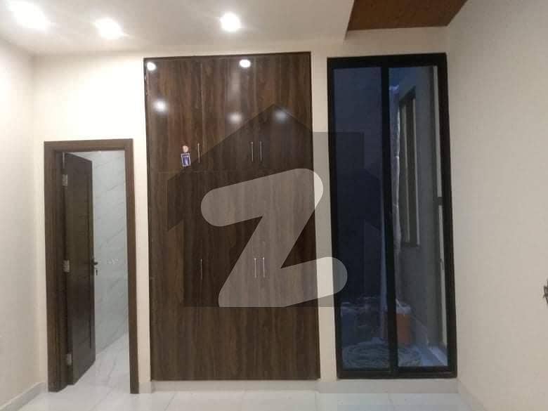 ماڈل سٹی رائل ولاز لوئر کینال روڈ فیصل آباد میں 3 کمروں کا 4 مرلہ مکان 1.15 کروڑ میں برائے فروخت۔