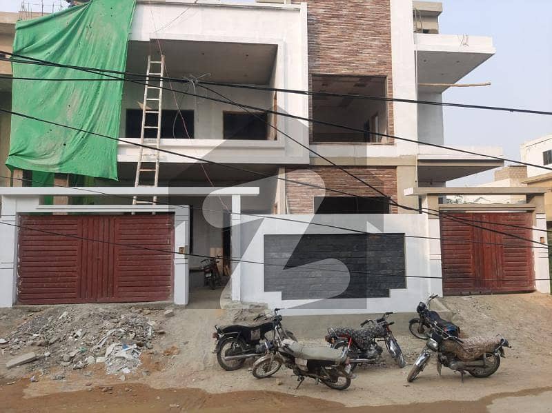 House For Grabs In 400 Square Yards Karachi