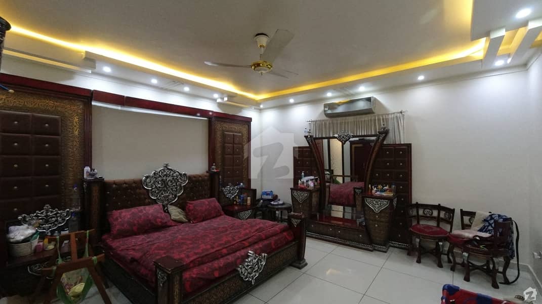 نارتھ ناظم آباد ۔ بلاک ایف نارتھ ناظم آباد کراچی میں 3 کمروں کا 1 کنال بالائی پورشن 4 کروڑ میں برائے فروخت۔