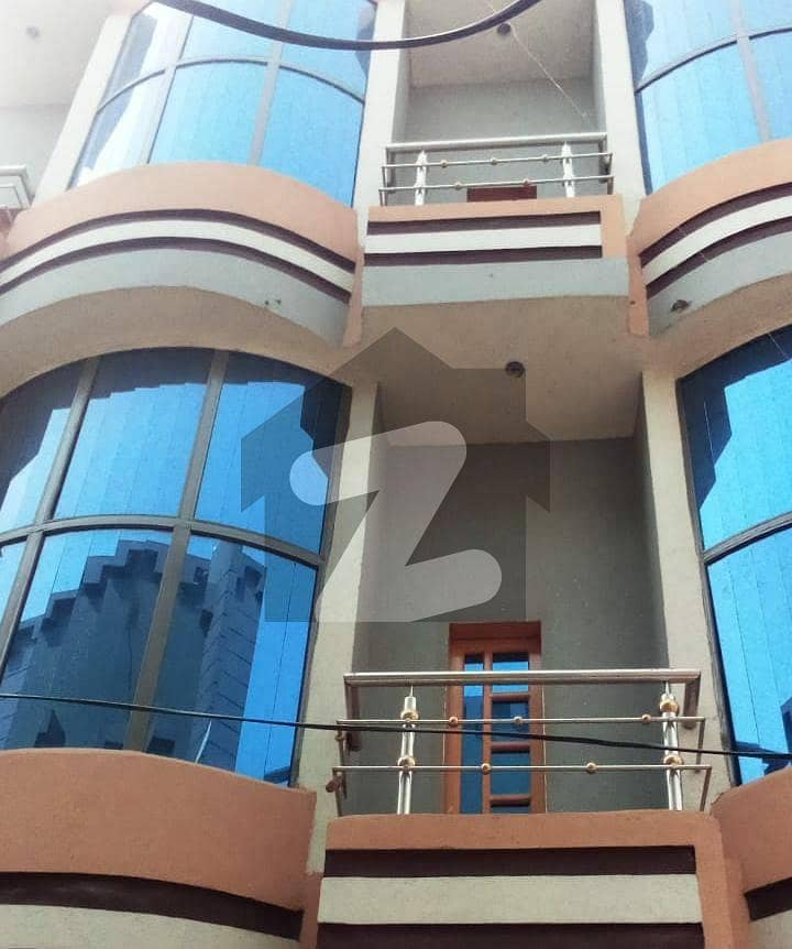 سیٹھی ٹاؤن پشاور میں 7 کمروں کا 5 مرلہ مکان 1.4 کروڑ میں برائے فروخت۔