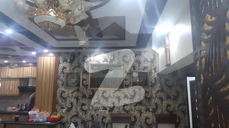 گلشنِ شمیم گلبرگ ٹاؤن کراچی میں 3 کمروں کا 7 مرلہ فلیٹ 1.6 کروڑ میں برائے فروخت۔