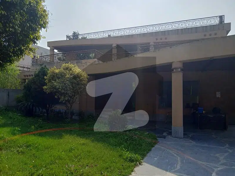 1 KANAL 16 MARLA HOUSE FOR SALE IS MAIN ROAD GULBERG LAHORE