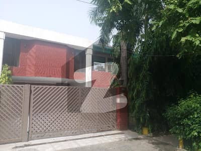 2 Kanal Beautiful House Available For Rent In Main Cantt Lahore