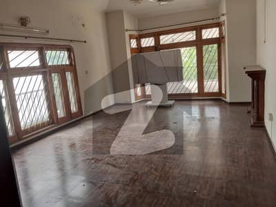 F. 10 2 Kanal Double Storey House 6 Beds 2 Kitchens Tiled Floors Rent 4 Lc