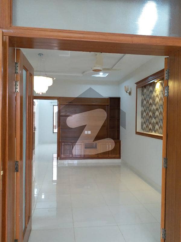 جی ۔ 13 اسلام آباد میں 6 کمروں کا 8 مرلہ مکان 4.1 کروڑ میں برائے فروخت۔