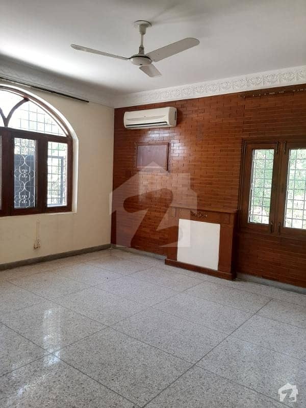Beautiful House For Sale In F-11 Islamabad