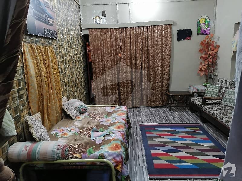 پی آئی بی کالونی کراچی میں 2 کمروں کا 4 مرلہ فلیٹ 57 لاکھ میں برائے فروخت۔