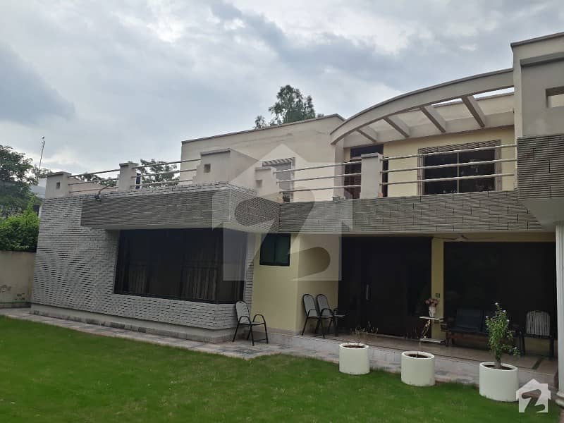 ماڈل ٹاؤن ۔ بلاک ایف ماڈل ٹاؤن لاہور میں 8 کمروں کا 3 کنال مکان 21 کروڑ میں برائے فروخت۔