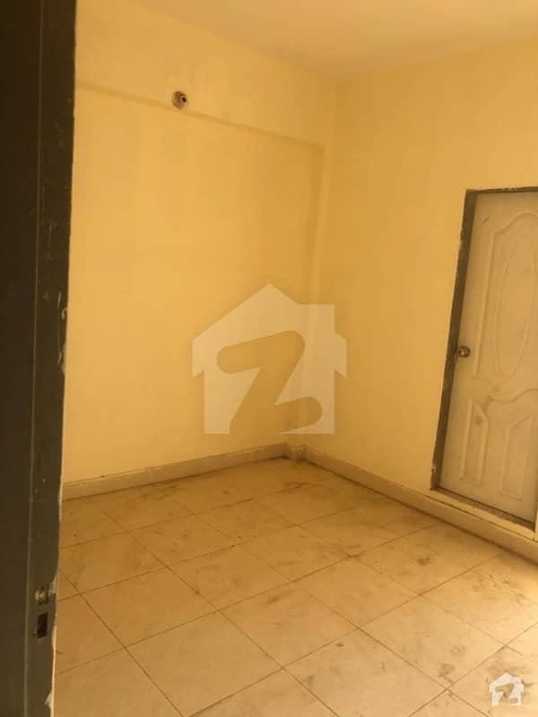 ڈی ایچ اے فیز 7 ایکسٹینشن ڈی ایچ اے ڈیفینس کراچی میں 1 کمرے کا 2 مرلہ فلیٹ 24 ہزار میں کرایہ پر دستیاب ہے۔
