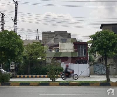 ریواز گارڈن لاہور میں 1 کنال عمارت 2.5 لاکھ میں کرایہ پر دستیاب ہے۔