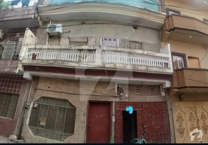خیابانِ سرسید راولپنڈی میں 6 کمروں کا 4 مرلہ مکان 1.75 کروڑ میں برائے فروخت۔