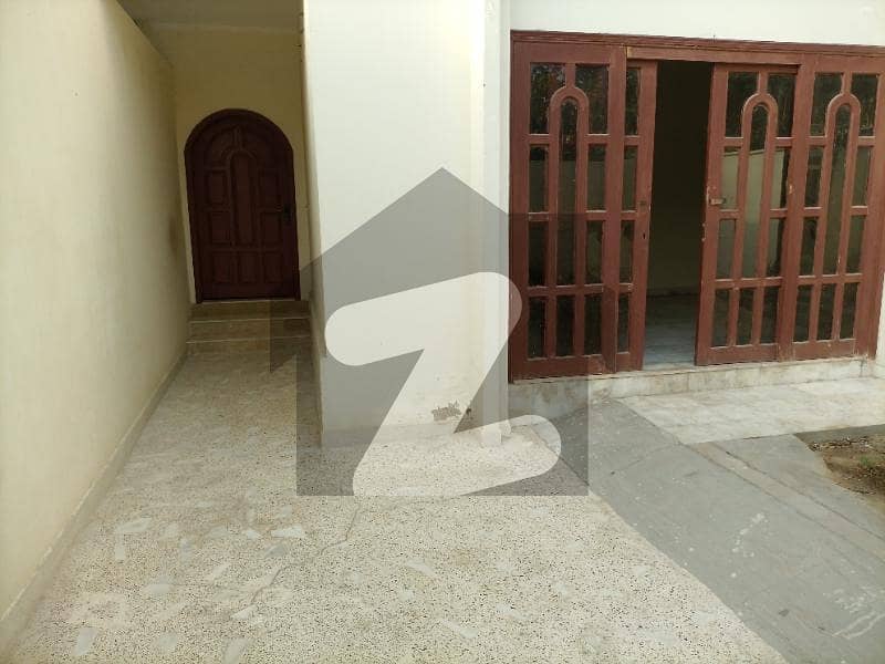 کلفٹن ۔ بلاک 2 کلفٹن کراچی میں 4 کمروں کا 10 مرلہ مکان 1.8 لاکھ میں کرایہ پر دستیاب ہے۔