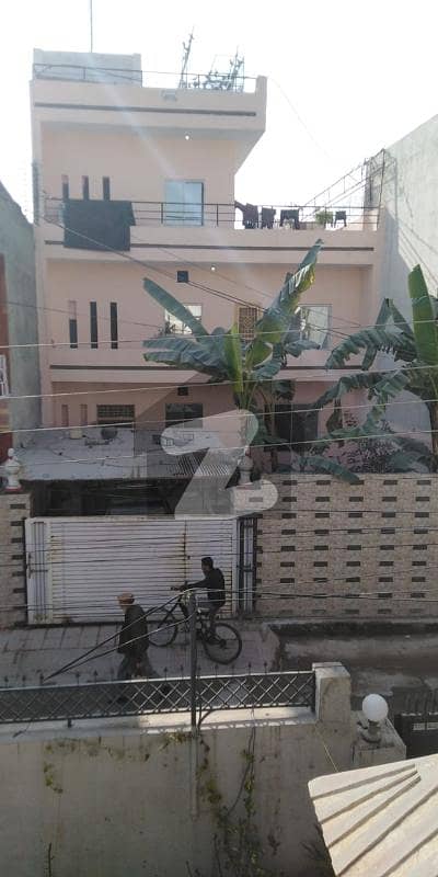 گنگال راولپنڈی میں 4 کمروں کا 8 مرلہ مکان 1.35 کروڑ میں برائے فروخت۔