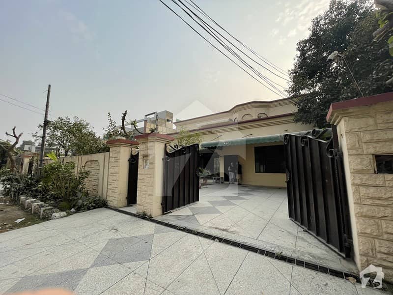 Ready To Buy A House 9000 Square Feet House In Lahore