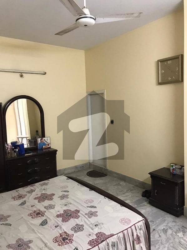 نارتھ ناظم آباد ۔ بلاک کے نارتھ ناظم آباد کراچی میں 2 کمروں کا 4 مرلہ بالائی پورشن 90 لاکھ میں برائے فروخت۔