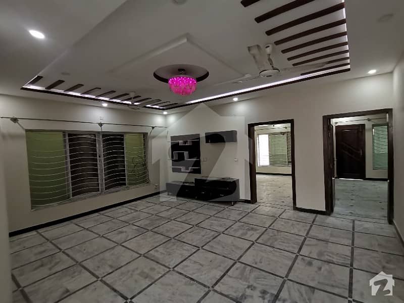 جموں اینڈ کشمیر ہاؤسنگ سوسائٹی جی ۔ 15 اسلام آباد میں 6 کمروں کا 12 مرلہ زیریں پورشن 1.2 لاکھ میں کرایہ پر دستیاب ہے۔