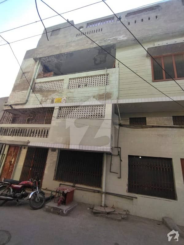 748 Square Feet House For Sale Is Available In Samanabad Road