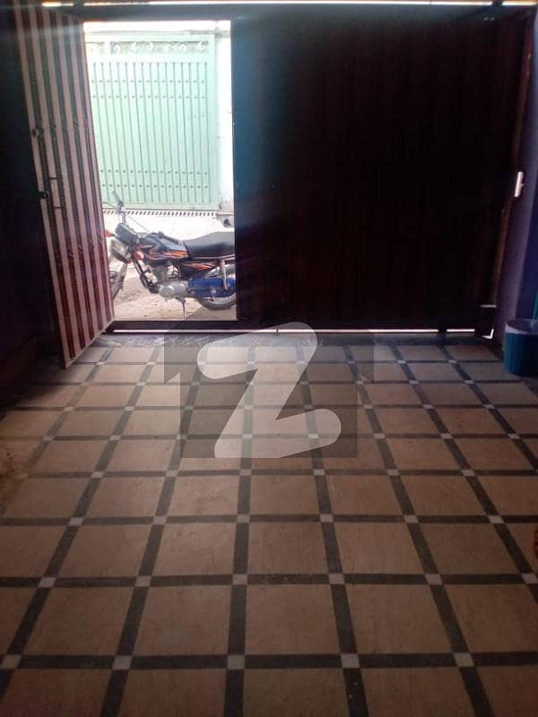 چرچ روڈ سیالکوٹ میں 2 کمروں کا 4 مرلہ مکان 80 لاکھ میں برائے فروخت۔