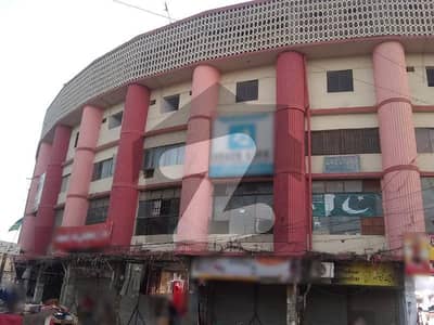 کریم آباد گلبرگ ٹاؤن کراچی میں 2 کمروں کا 2 مرلہ فلیٹ 25 لاکھ میں برائے فروخت۔