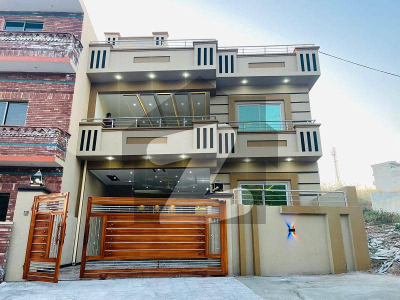 گلشن آباد راولپنڈی میں 6 کمروں کا 12 مرلہ مکان 2.25 کروڑ میں برائے فروخت۔