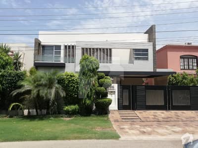 1 Kanal Slighlty Used Owner Build Fully Furnished Bungalow For Sale In Phase 4 By Syed Brothers