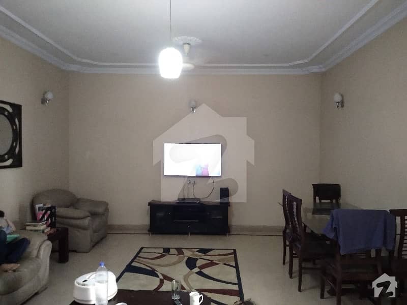 گلشنِ معمار گداپ ٹاؤن کراچی میں 3 کمروں کا 10 مرلہ بالائی پورشن 45 ہزار میں کرایہ پر دستیاب ہے۔