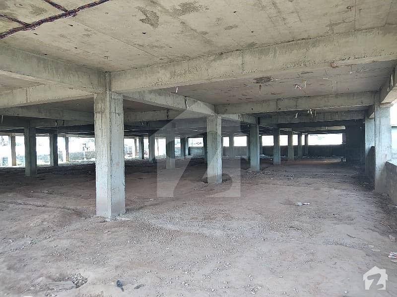 Centrally Located Warehouse For Rent In Taramrri Available