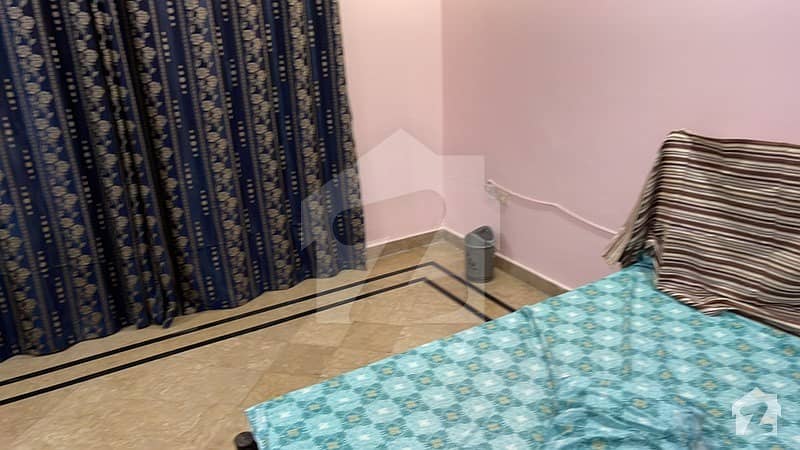 آئی ۔ 8 اسلام آباد میں 1 کمرے کا 12 مرلہ کمرہ 70 ہزار میں کرایہ پر دستیاب ہے۔