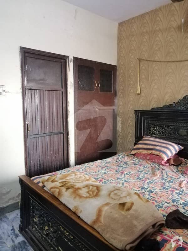 In Gazdarabad Flat Sized 1050 Square Feet For Sale