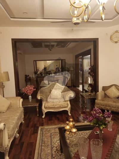 نیو گارڈن ٹاؤن لاہور میں 5 کمروں کا 11 مرلہ مکان 4.05 کروڑ میں برائے فروخت۔