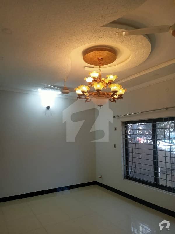 Prominently-Located 2700 Square Feet House Available In Jinnah Gardens Phase 1