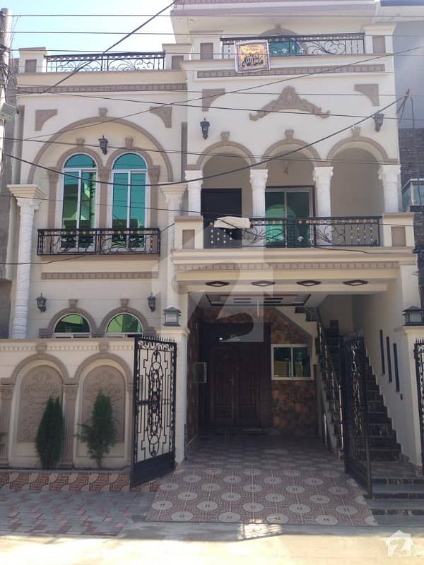 الرحمان گارڈن فیز 2 الرحمان گارڈن لاہور میں 4 کمروں کا 5 مرلہ مکان 1.25 کروڑ میں برائے فروخت۔