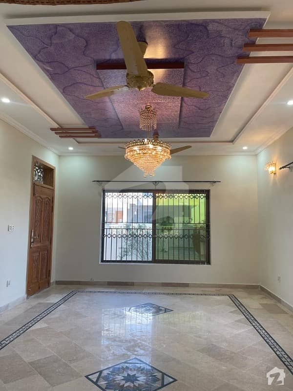 Three Bedroom Portion In D12 Near To Markaz