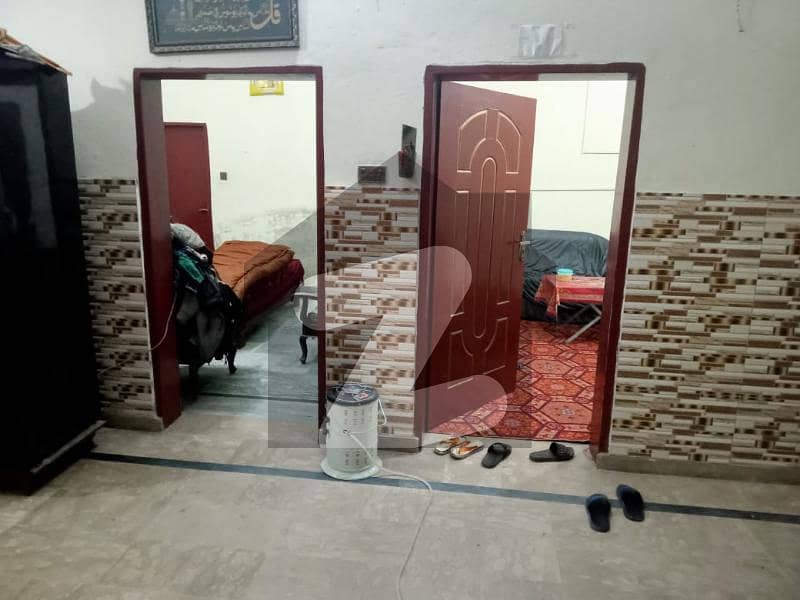مدینہ کالونی گوجرانوالہ میں 2 کمروں کا 5 مرلہ مکان 1.1 کروڑ میں برائے فروخت۔ مدینہ کالونی گوجرانوالہ میں 2 کمروں کا 5 مرلہ مکان 1.1 کروڑ میں برائے فروخت۔