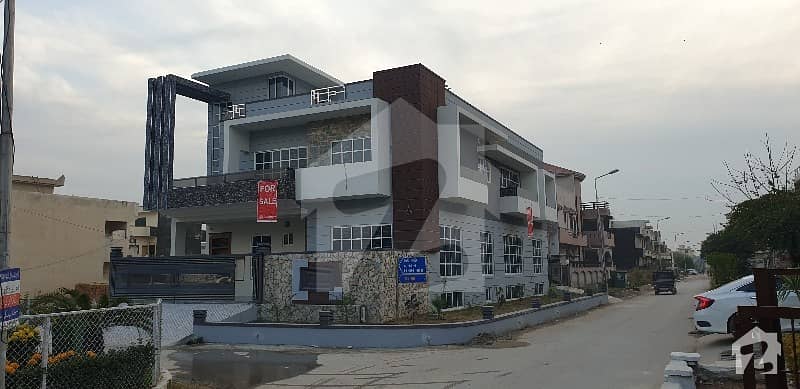 Triple Storey Brand New House For Sale