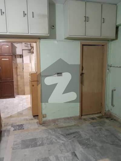 800 Square Feet Flat In Pakistan Chowk Is Available