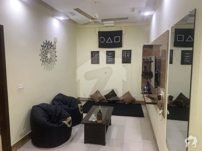 In Bahria Town - Sector E Flat Sized 600 Square Feet For Rent