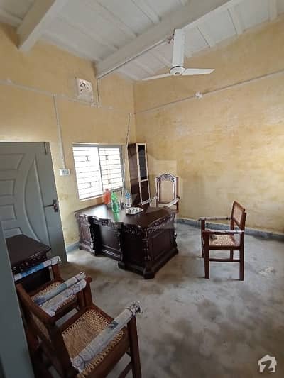 علامہ اقبال ٹاؤن خانیوال میں 6 کمروں کا 16 مرلہ مکان 3 کروڑ میں برائے فروخت۔