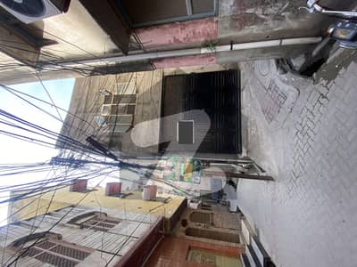 نیکا پورہ سیالکوٹ میں 8 کمروں کا 6 مرلہ مکان 1.5 کروڑ میں برائے فروخت۔