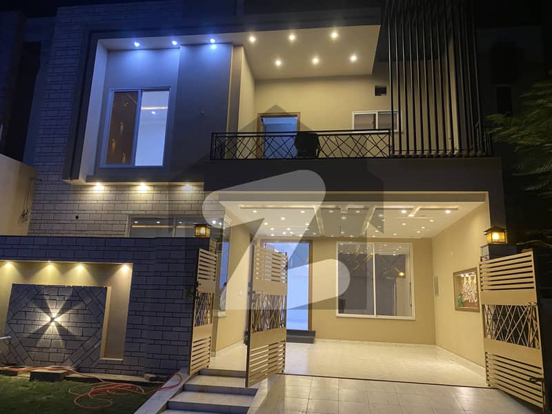 Ideal 1575 Square Feet House Available In Model City 1, Faisalabad
