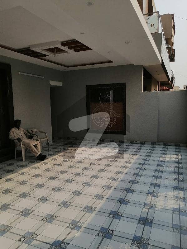پی آئی اے ہاؤسنگ سکیم ۔ بلاک ڈی پی آئی اے ہاؤسنگ سکیم لاہور میں 5 کمروں کا 10 مرلہ مکان 2.9 کروڑ میں برائے فروخت۔