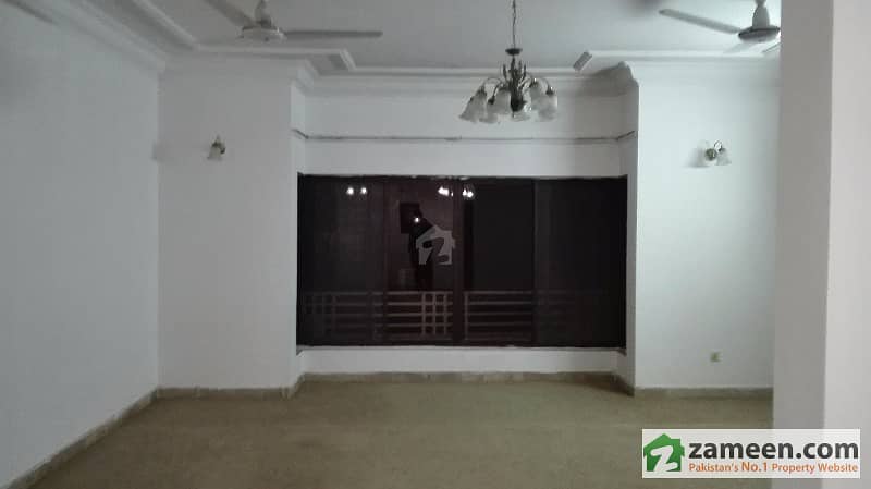 F-11 666 Sq yd 3 Bedrooms Marble Flooring Nice Location Upper Portion For Rent