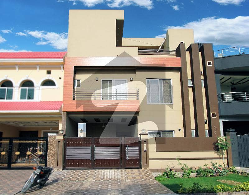 6 Beds Triple Unit Luxury Bungalow On Top Location For Sale Formanites Housing Near Dha Phase 5