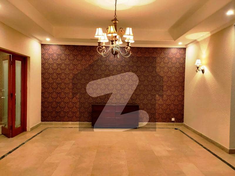 ڈی ایچ اے فیز 4 ڈیفنس (ڈی ایچ اے) لاہور میں 5 کمروں کا 13 مرلہ مکان 3.99 کروڑ میں برائے فروخت۔