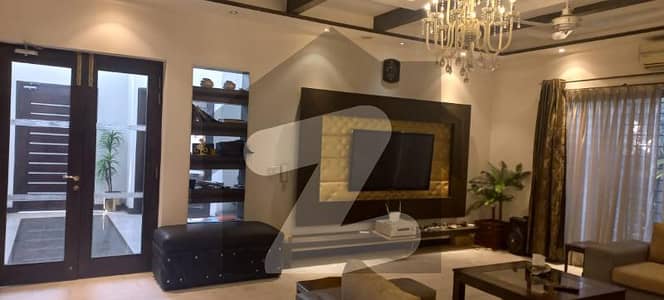 ڈی ایچ اے فیز 5 ڈیفنس (ڈی ایچ اے) لاہور میں 2 کمروں کا 1 کنال زیریں پورشن 1.6 لاکھ میں کرایہ پر دستیاب ہے۔