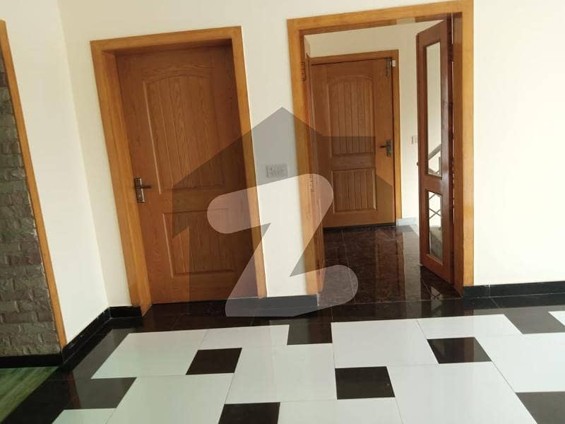 بحریہ آرچرڈ فیز 1 ۔ ناردن بحریہ آرچرڈ فیز 1 بحریہ آرچرڈ لاہور میں 5 کمروں کا 8 مرلہ مکان 2.25 کروڑ میں برائے فروخت۔
