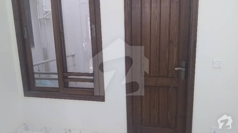 ڈی ایچ اے فیز 7 ایکسٹینشن ڈی ایچ اے ڈیفینس کراچی میں 4 کمروں کا 4 مرلہ مکان 4.1 کروڑ میں برائے فروخت۔