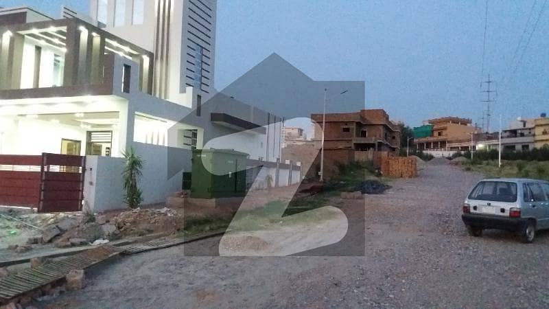 Plot For Sale In Lalazar Valley