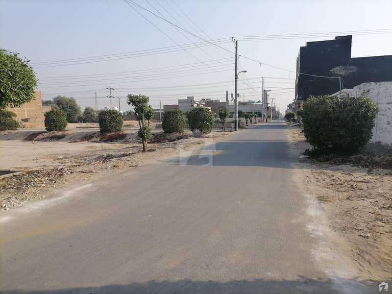 ادرز صادق آباد میں 5 مرلہ رہائشی پلاٹ 16.25 لاکھ میں برائے فروخت۔